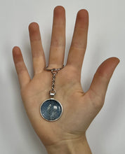 Load image into Gallery viewer, Mila&#39;s REAL Snake Skin Keychains!
